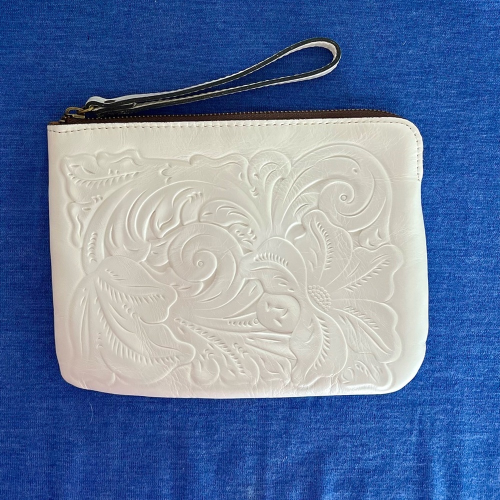 Patricia Nash white leather embossed Cassini wristlet